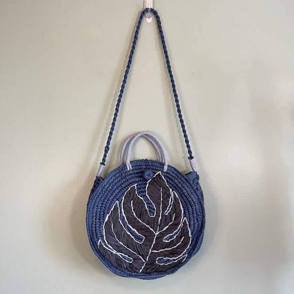 Tommy Bahamas  Women's Pirro Circle Straw Weaved Tote Basket Blue & White Bag - Picture 2 of 10